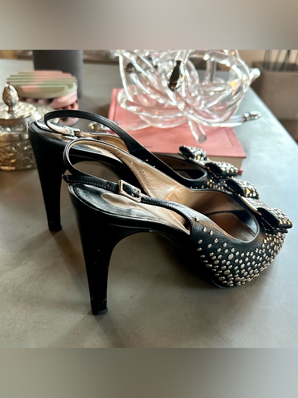 SALVATORE FERRAGAMO Black Leather Louvre Scilla Studded Slingback Heels, sz US 8 - Picture 5 of 8